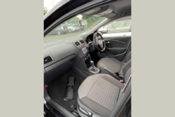 
										Volkswagen Polo Black 2015 full									